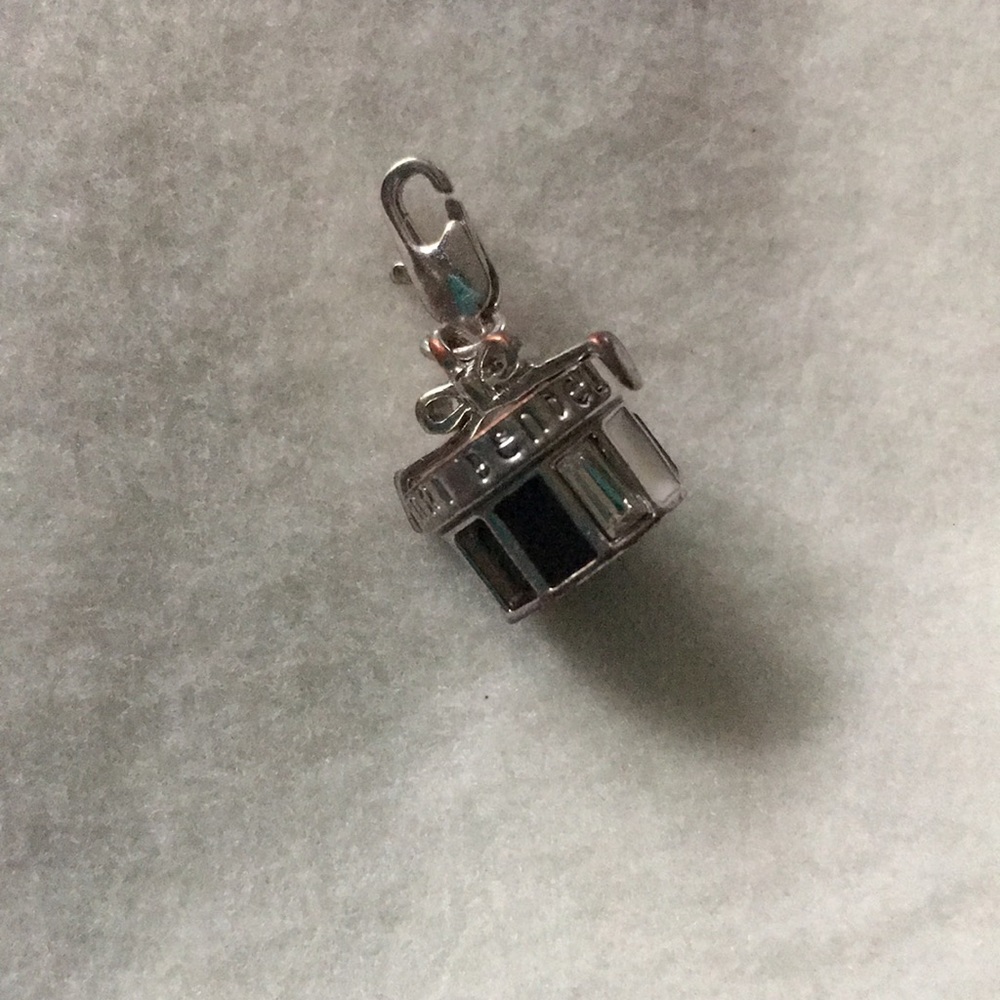 Henri Bender hat box charm